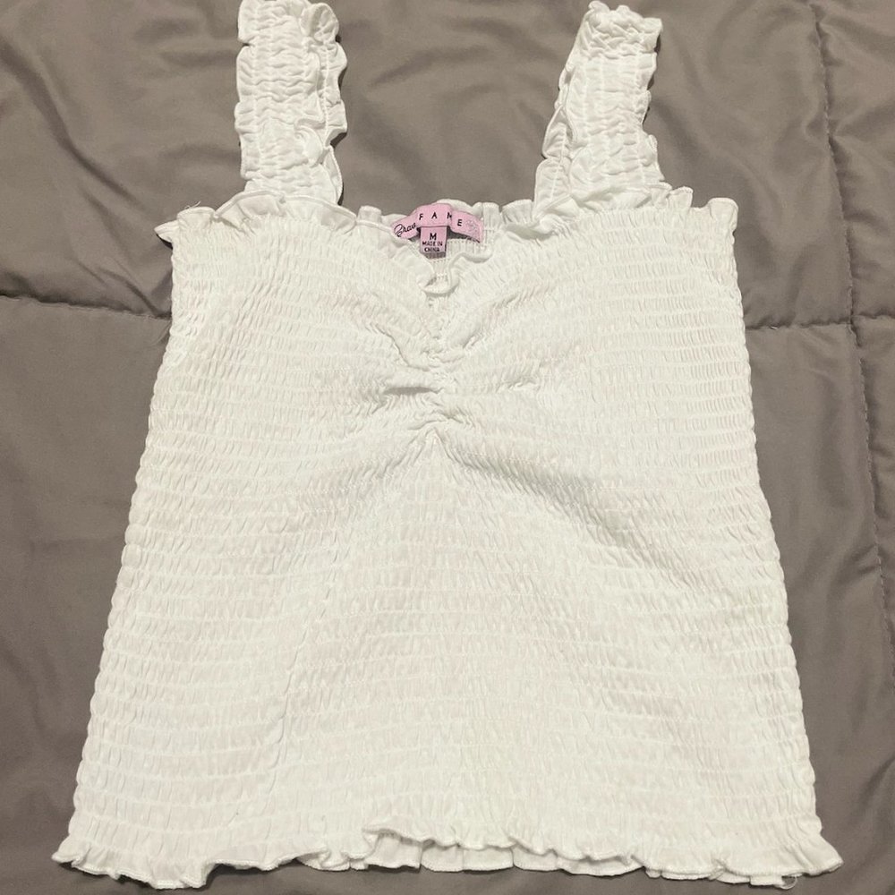 White cropped tank-top. Size: M Brand: Brave Fame